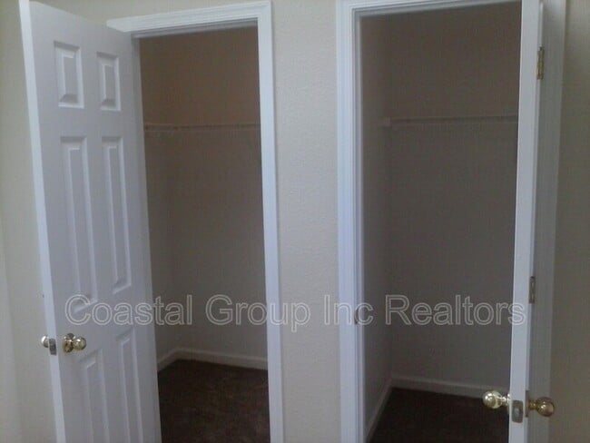 Building Photo - 8550 Tidewater Dr
