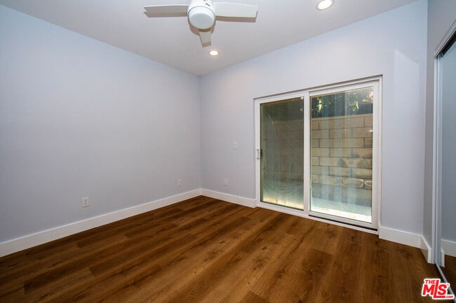 Building Photo - 2210 S Harcourt Ave