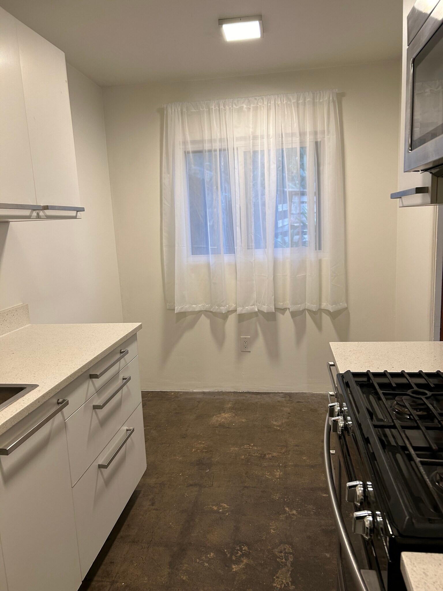 Building Photo - 3666 Villa Ter