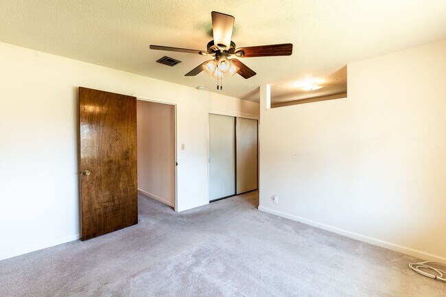 Building Photo - 315 Heidi Dr