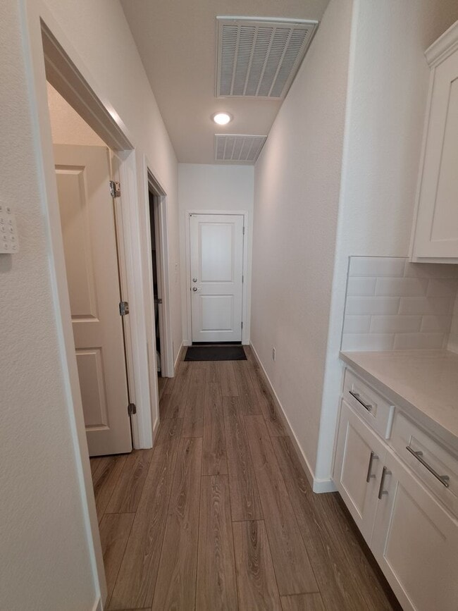 Building Photo - Gorgeous Smart Home is Clean & Loaded!  - ...