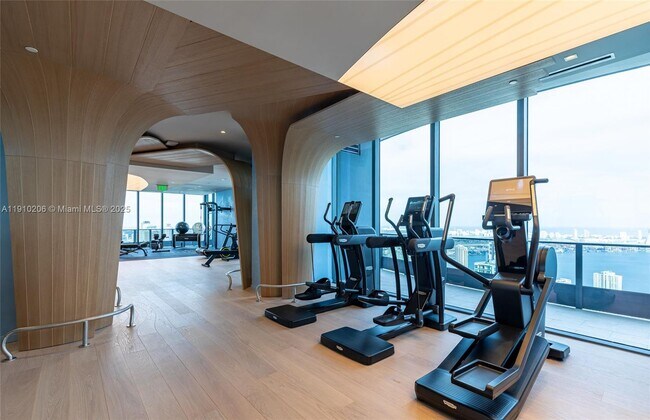 Building Photo - 1000 Brickell Plaza