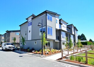 Building Photo - CLICK "REQUEST A TOUR" NOW!