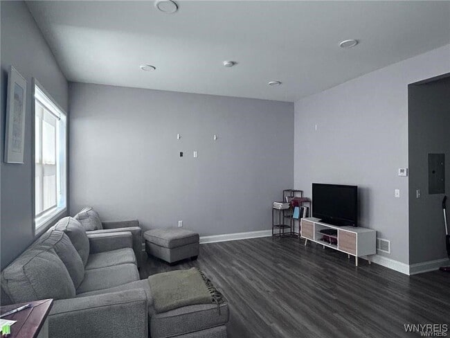 Building Photo - 1988 South Park Ave