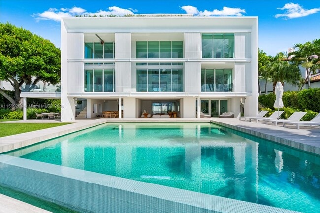 Building Photo - 440 S Mashta Dr