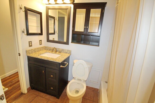 Building Photo - Kihei Villages Upper-Level Front Row Ocean View Condo