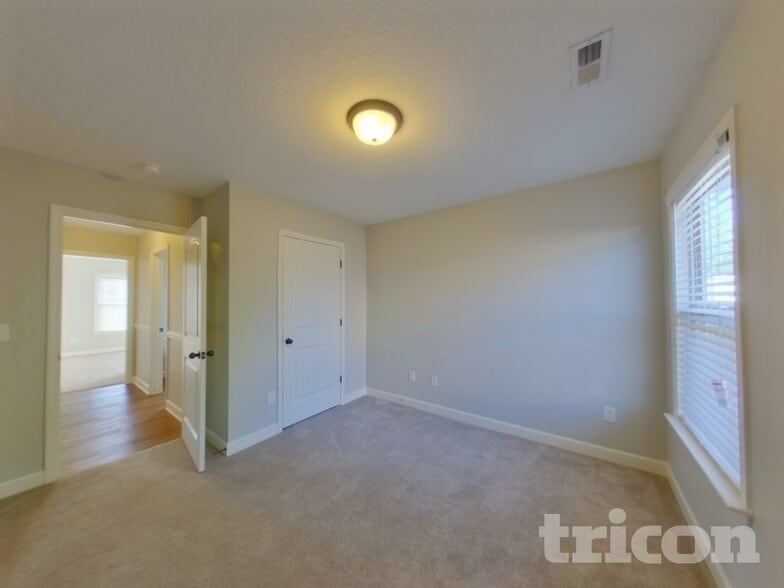 Building Photo - 613 Slippery Moss Dr