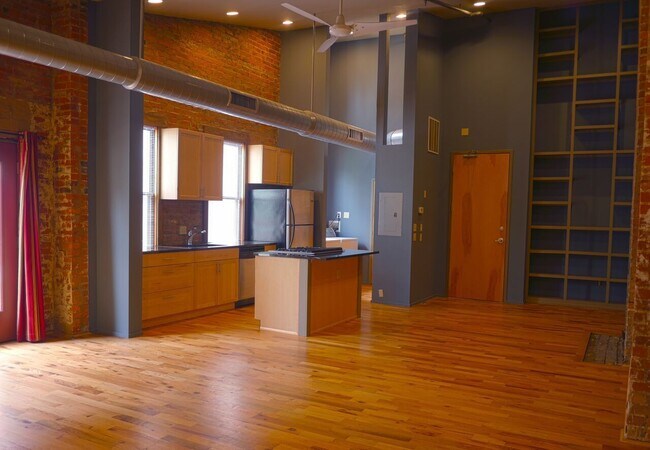 Building Photo - 404 Reading Rd