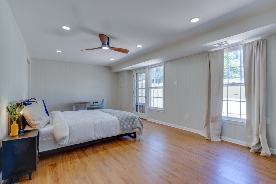 Room 2 (Walkout) - 8056 Central Park Dr