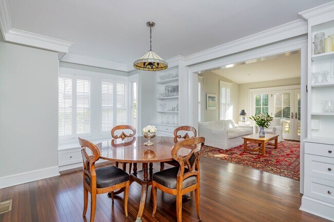 Building Photo - 19 Concord St