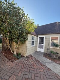 Building Photo - 746 Slater St