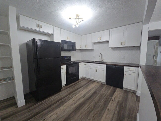 Building Photo - 2877 Mossy Brink Ct