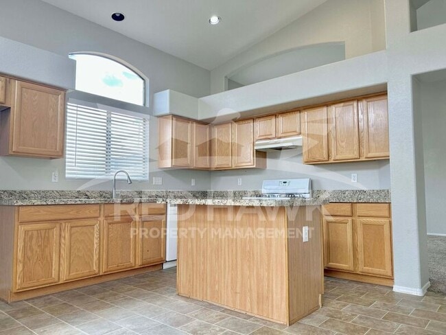 Building Photo - 780 E Glenmere Dr