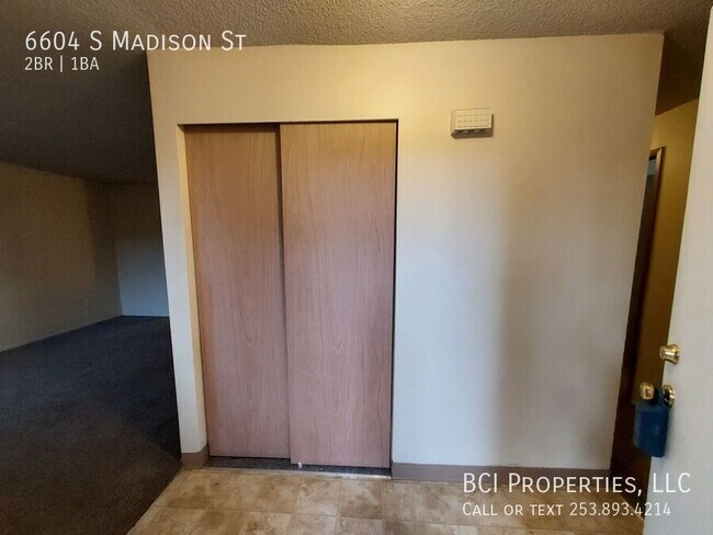 Building Photo - 6604 S Madison St