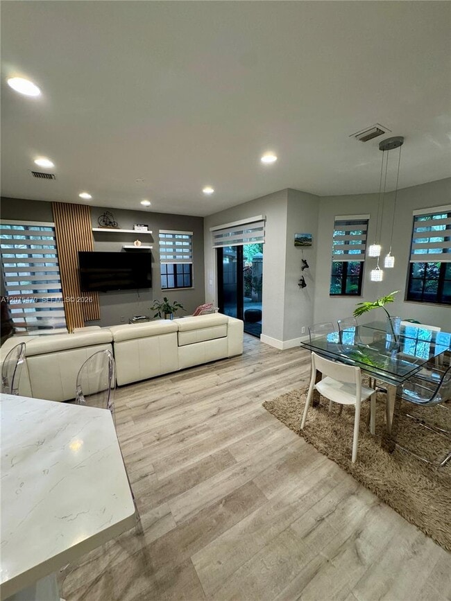 Building Photo - 2787 Center Ct Dr