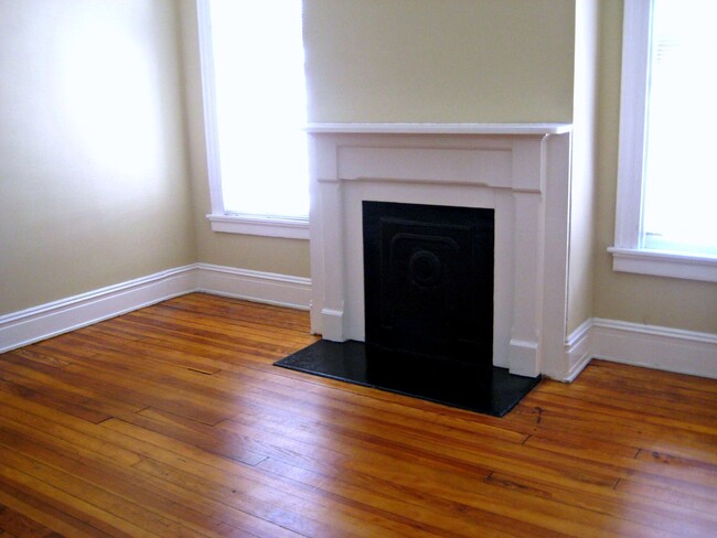 Building Photo - PINE416