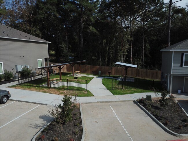 Building Photo - 615 Hayman St