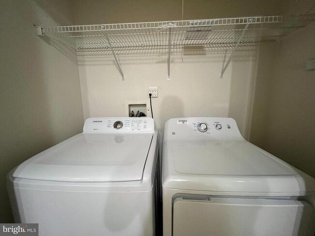 Building Photo - 10168 Elgin Way