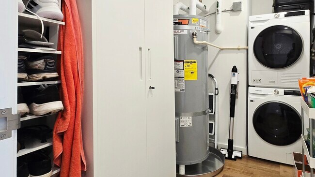 Building Photo - 1500 Rycroft St