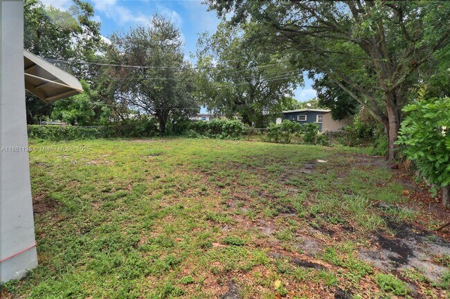 Building Photo - 272 NW 30th Terrace