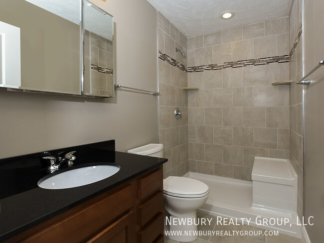 Building Photo - 2 Bedroom, 2.5 Bath Townhome - Discover th...