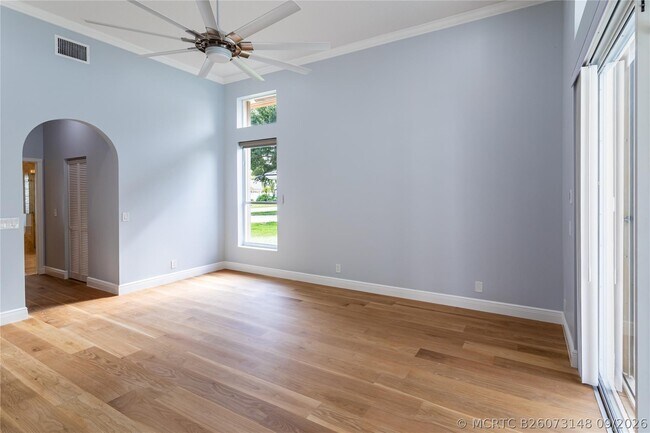 Building Photo - 15683 Cypress Park Dr