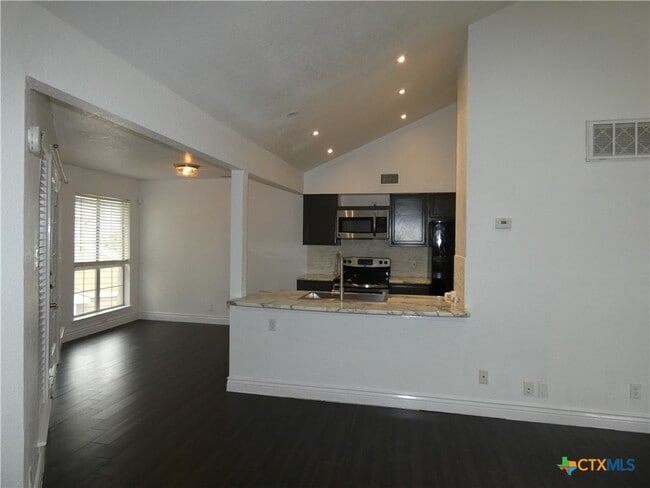 Building Photo - 14745 Babcock Rd