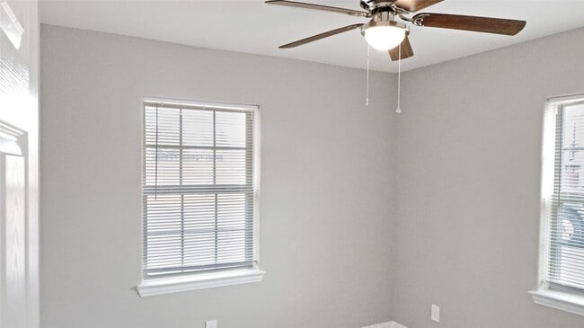 Building Photo - 5739 Turtle Creek Rd