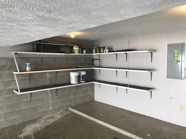 Building Photo - 106 Cathedral Ct