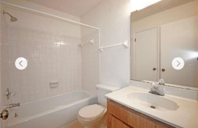 Building Photo - 2112 Oak Chace Ct