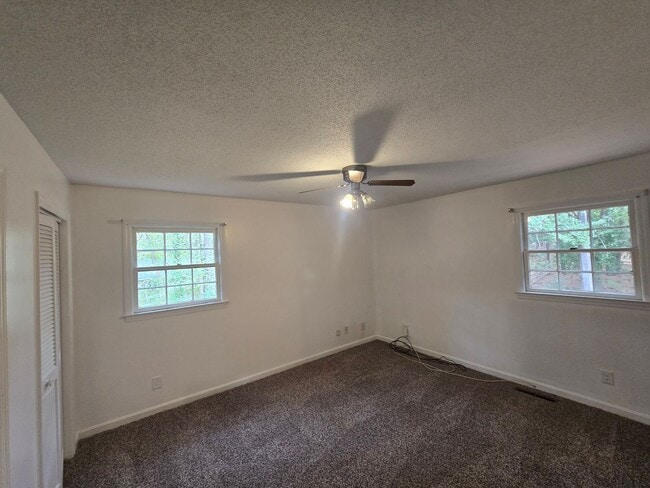 Building Photo - Is It Durham or Chapel Hill? Amazing Locat...