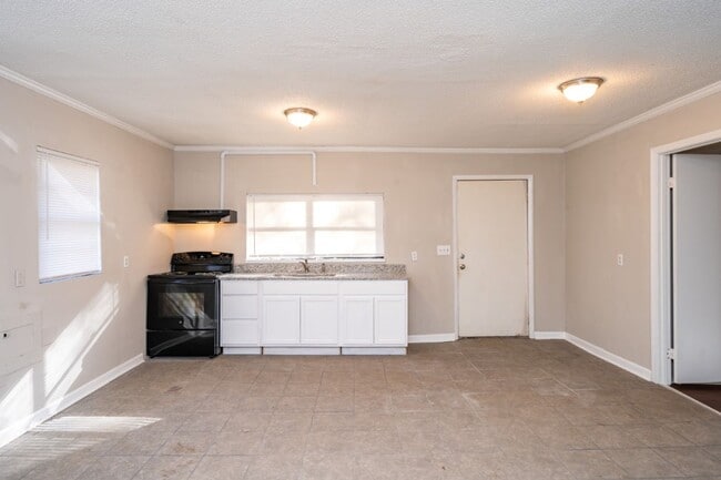 Building Photo - Charming Renovated 3-Bedroom Home in Dora!