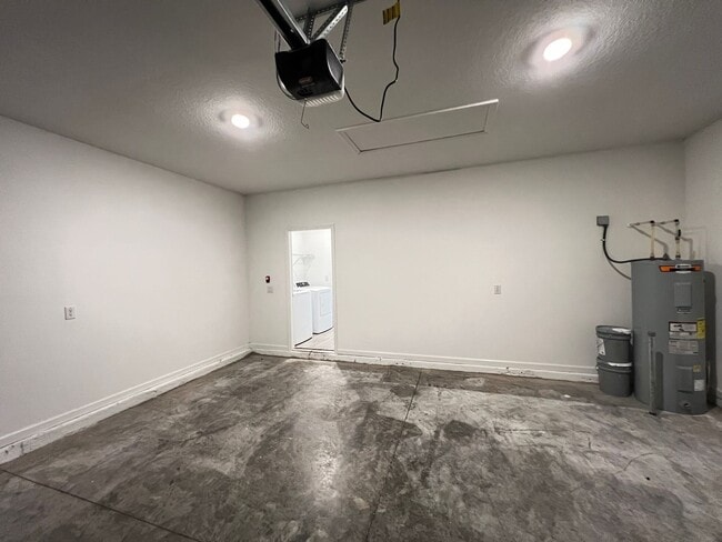 Building Photo - AWESOME 4BD/3BA Home in Ocala!!! Washer and Dryer INCLUDED!