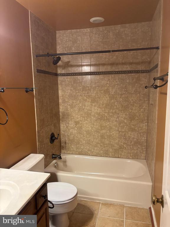 Building Photo - 3961 Conquest Ct