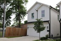 Building Photo - 4714 Fisk St