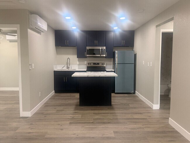 Building Photo - 7021-7023 Rutland Street