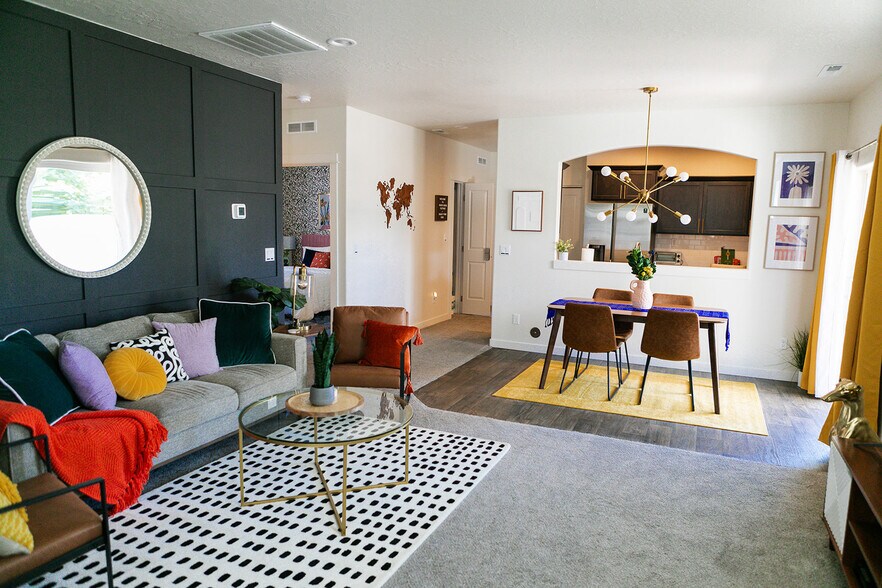 Building Photo - 6754 S Maverick Way
