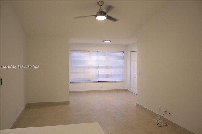 Building Photo - 2826 S University Dr