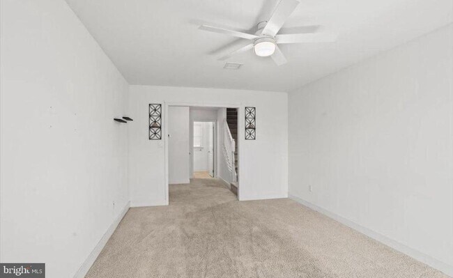 Building Photo - 10 Lenox Ct