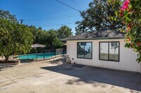 Building Photo - 3308 Primavera St