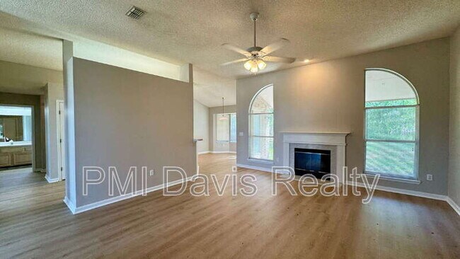 Building Photo - 9092 Camshire Dr