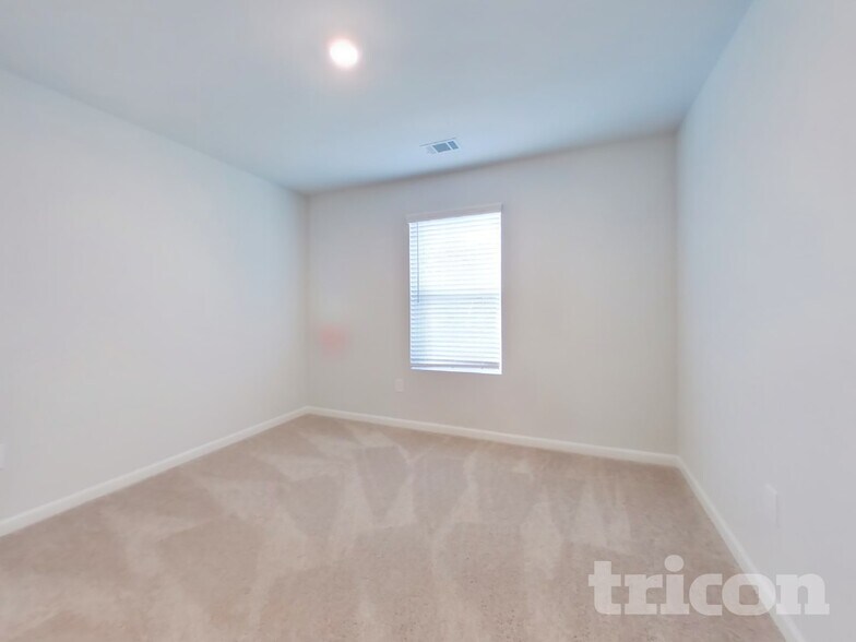 Building Photo - 561 Fairview Oak Pl