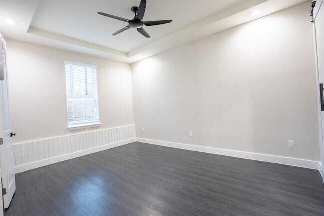 Building Photo - 162 Meadow View Blvd