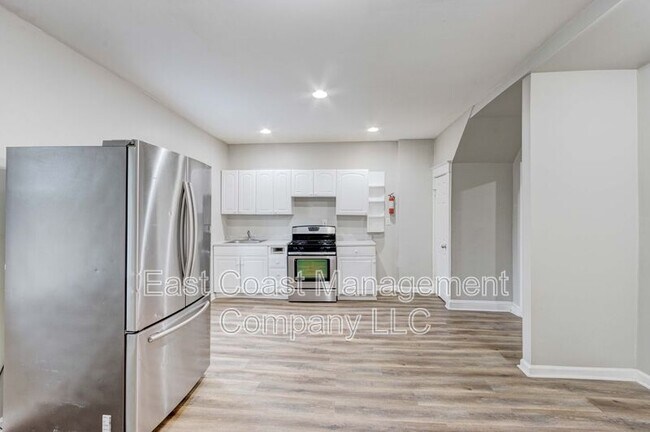 Building Photo - 2854 Oakley Ave