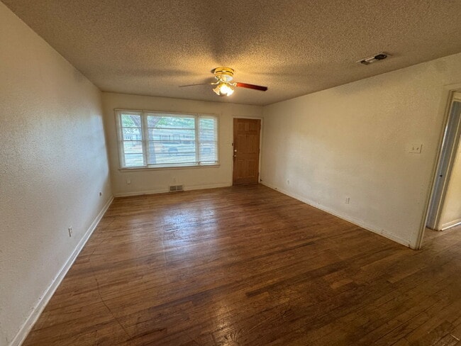 Building Photo - House Located Within The Medical District & Minutes From Texas Tech Campus!