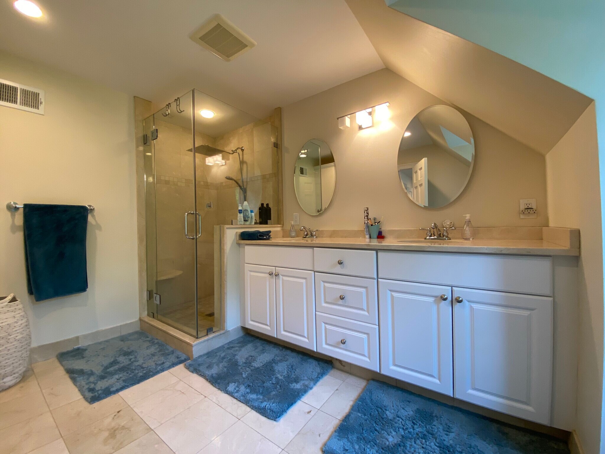 Master bath - 18 Lincoln Ave