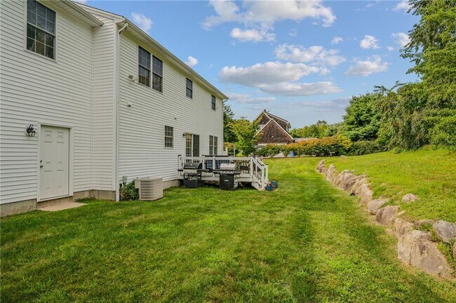 Building Photo - 133 Winnapaug Rd