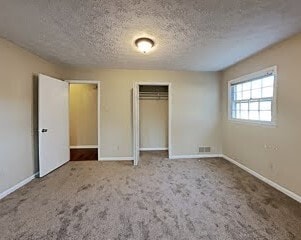 Building Photo - 384 Burr Oak Ct