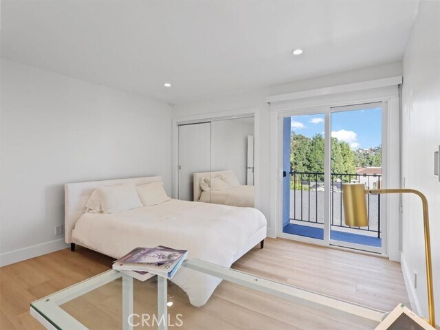 Building Photo - 4749 Bonvue Ave