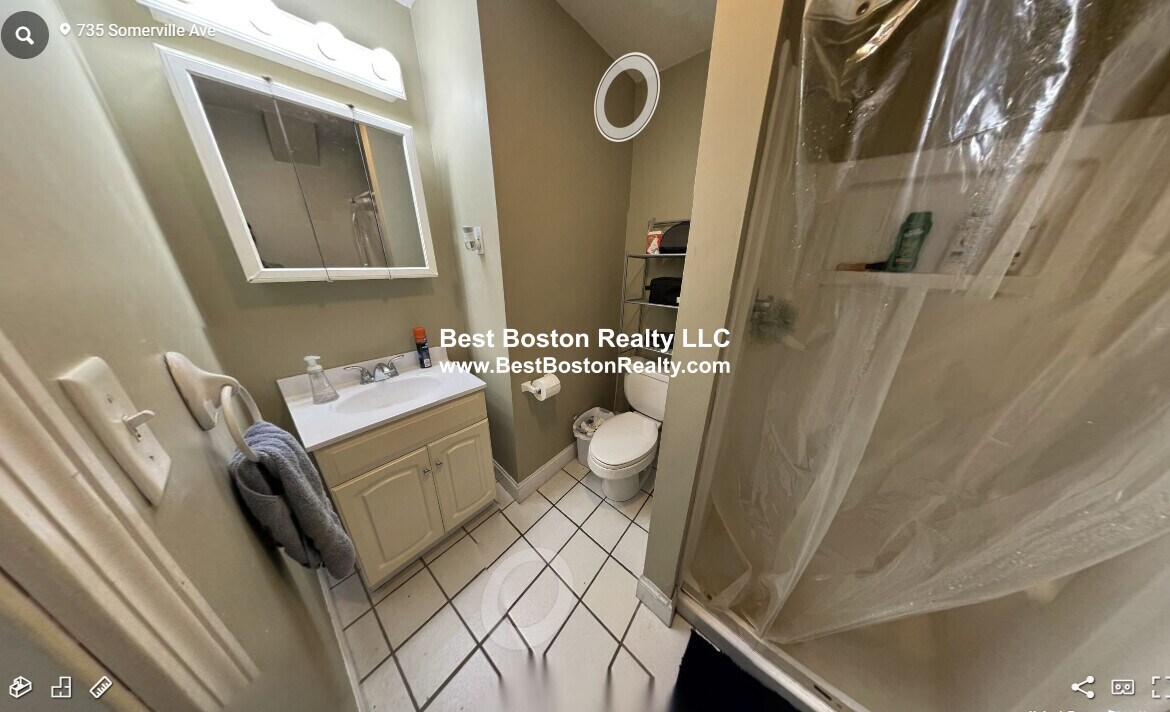 Building Photo - 735 Somerville Ave